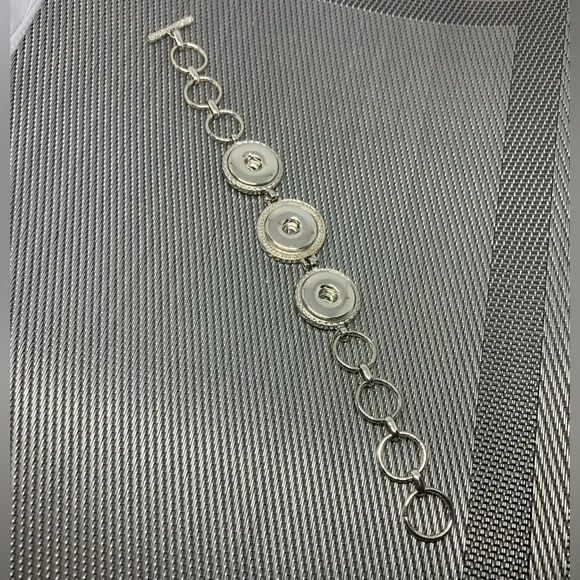 SALE - Toggle Closure 3 Charm Snap Button Bracelet - Picture 2 of 3